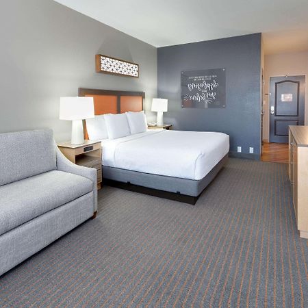 La Quinta By Wyndham Dallas Love Field Εξωτερικό φωτογραφία