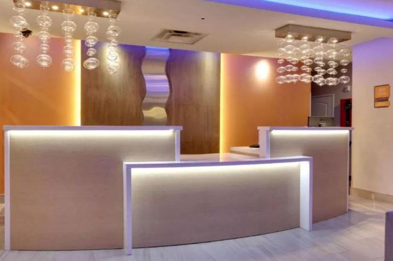 La Quinta By Wyndham Dallas Love Field Εξωτερικό φωτογραφία