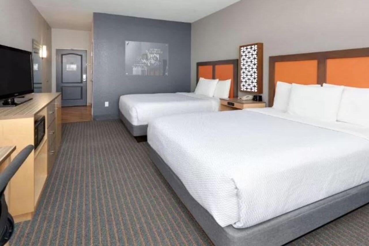 La Quinta By Wyndham Dallas Love Field Εξωτερικό φωτογραφία
