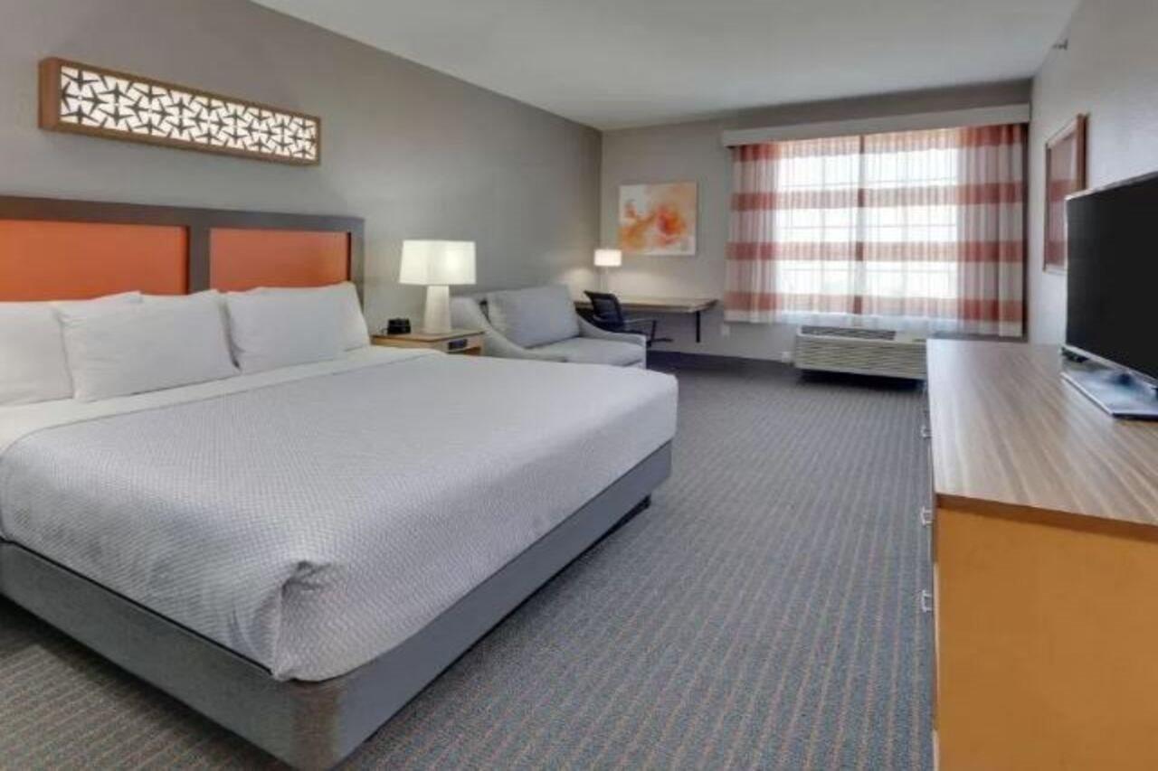 La Quinta By Wyndham Dallas Love Field Εξωτερικό φωτογραφία