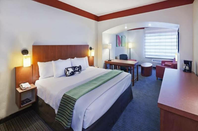 La Quinta By Wyndham Dallas Love Field Εξωτερικό φωτογραφία